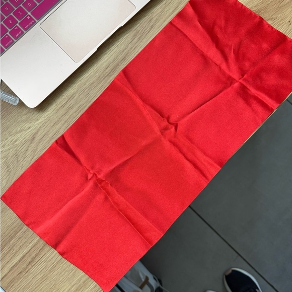 9 Pcs Satin Cloths 17.5” x8” NWT - Picture 10 of 10